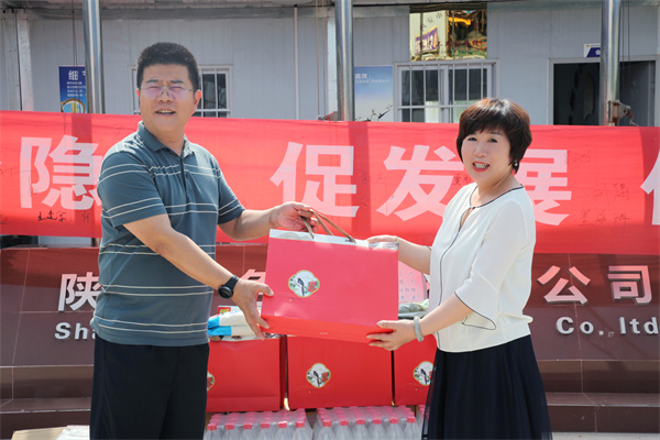 有色西勘院总经理常礼安一行赴公司西安市城建档案馆项目调研指导工作并慰问一线职工