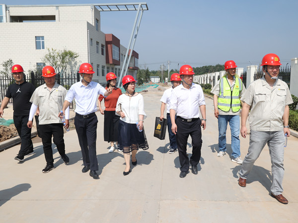 公司党委书记、董事长卢晓岚赴西咸新区第二水厂项目进行安全工作督查并慰问一线职工