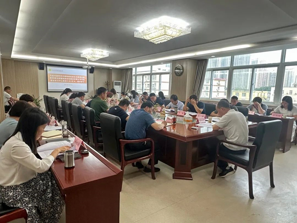 公司组织主题教育读书班暨公司党委理论学习中心组第六次（扩大）集中学习